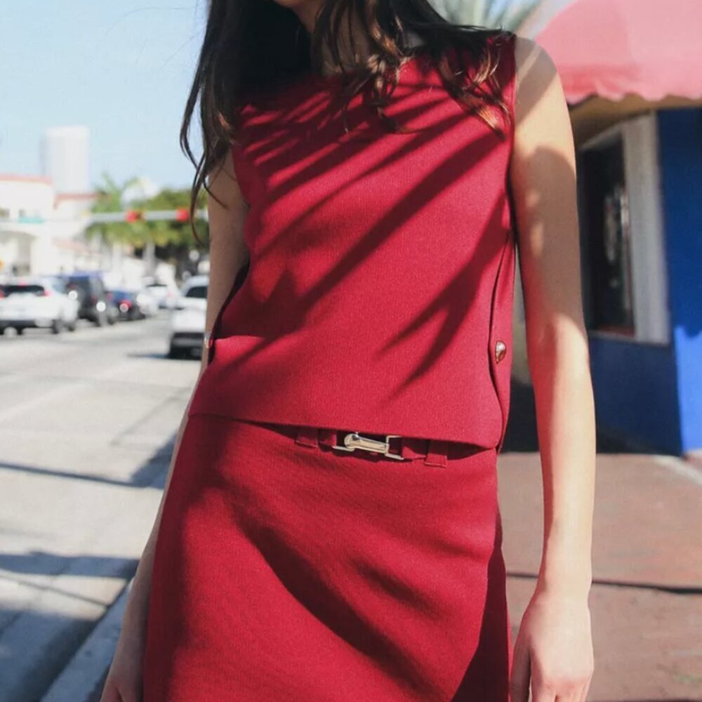 Zara Red Knit Vest Sleeveless Top Gold Side Buttons Large NEW